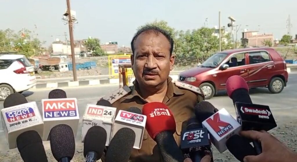 उत्तराखंड: पुलिस का चैकिंग आभियान जारी, लालकुआ सीमा पर चलाया गया चैकिंग आभियान,