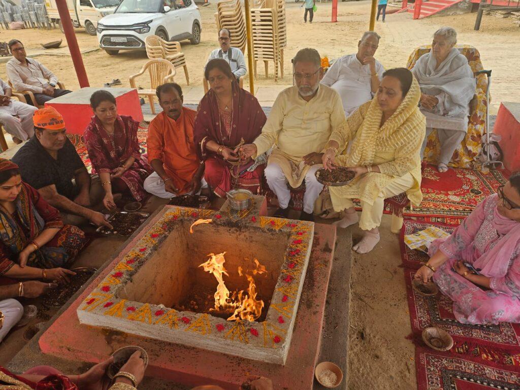 कार्तिक पूर्णिमा महोत्सव हवन व गंगा आरती तथा माता की चौकी के साथ शुरू