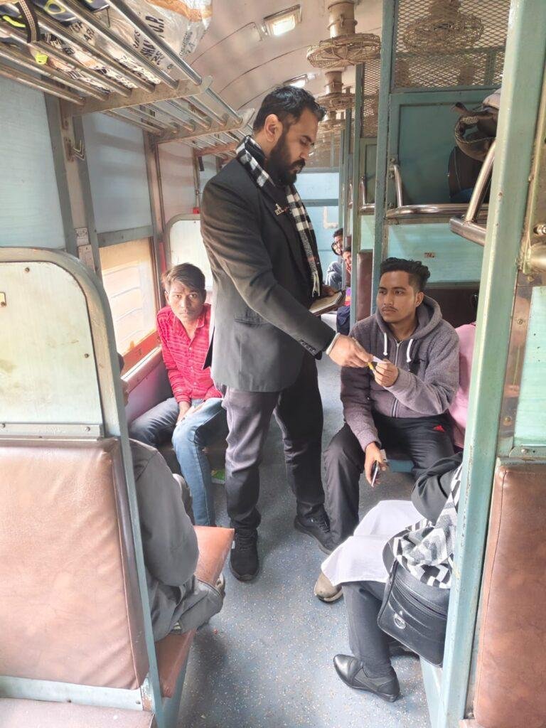 जनवरी माह में टिकट चेकिंग द्वारा ₹2.43 करोड़ रुपए का राजस्व अर्जित किया गया