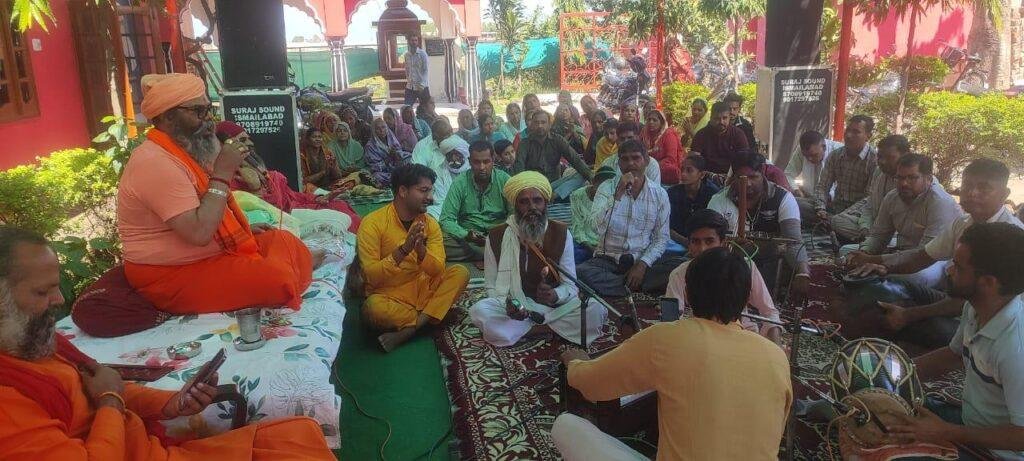 रंग पंचमी उत्सव के चलते श्री मारकंडेश्वर महादेव मंदिर में हो रही है भजनों की गूंज