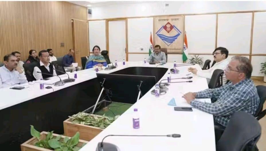 जल संरक्षण अभियान: “कैच द रेन 2025” की समीक्षा बैठक