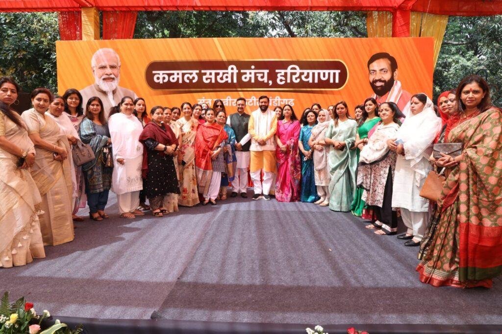 मुख्यमंत्री निवास संत कबीर कुटीर में केयू धरोहर हरियाणा संग्रहालय ने लगाई प्रदर्शनी