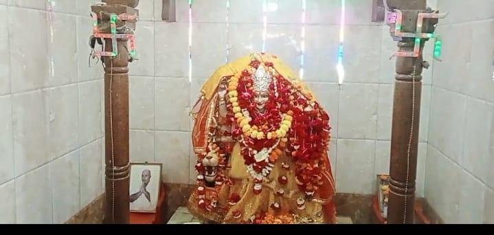 नवरात्रि के पहले दिन लगातार मंदिरों में भीड़ दिखाई प्रशासन के कड़े इंतजाम