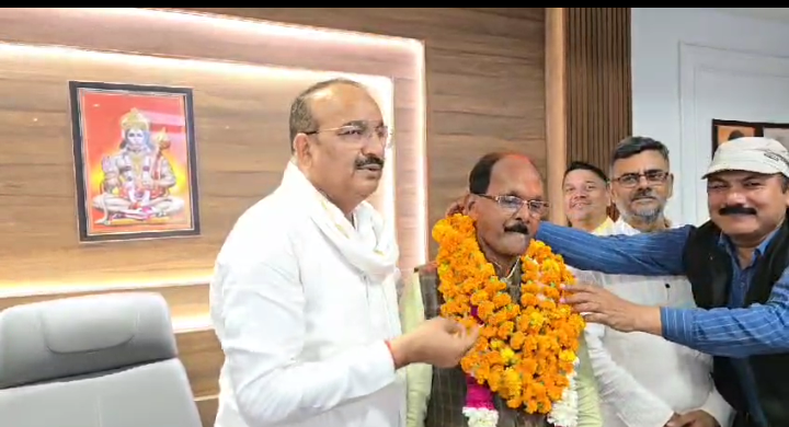 एक बार फिर रायबरेली के मौजूदा जिलाध्यक्ष बुद्धिलाल पासी को इसी पद पर आसीन किया
