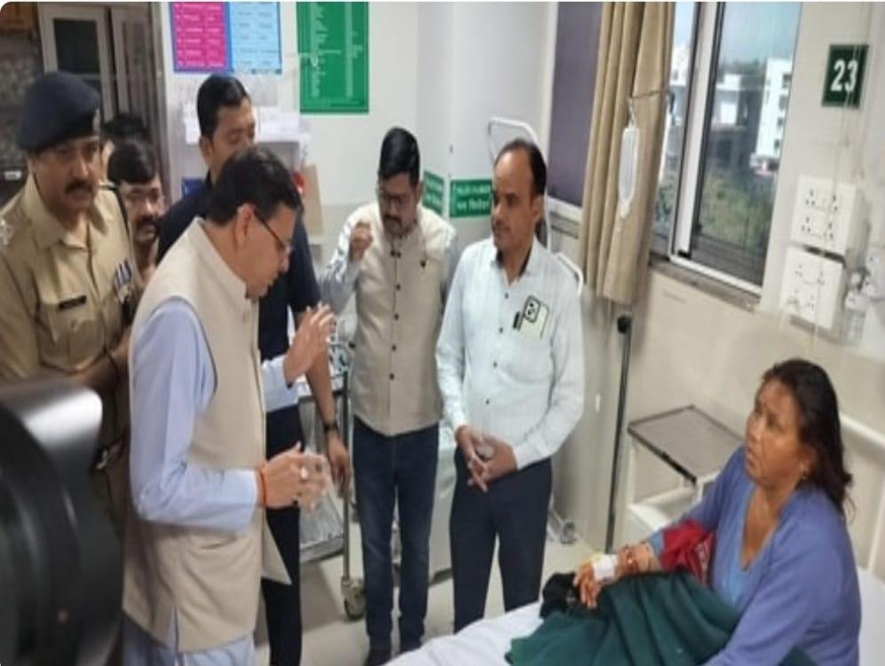 देहरादून: कुट्टू का आटा खाने से बीमार पड़े कई लोग, हालचाल जानने अस्पताल पहुंचे सीएम और स्वास्थ्य मंत्री