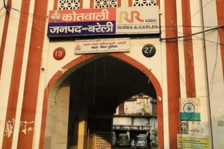 अश्लीलता और नशे के अड्डे पर विरोध पर घर में घुसकर महिला से मारपीट, एफआईआर