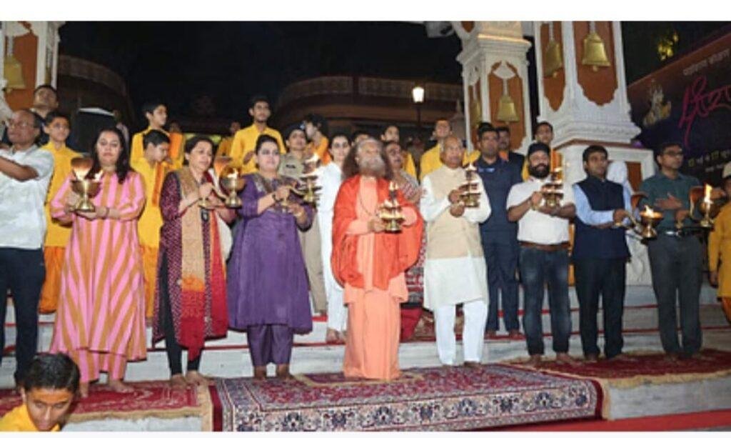 उत्तराखंड: पूर्व राष्ट्रपति रामनाथ कोविंद पत्नी और बेटी संग परमार्थ निकेतन पहुंचे, गंगा पूजन कर की आरती