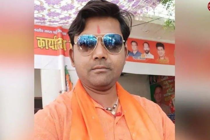 जनसेवा केंद की आड़ में जालसाजी केंद्र, फर्जी आधार, पैन, मार्कशीट बरामद, भाजपा नेता पर एफआईआर