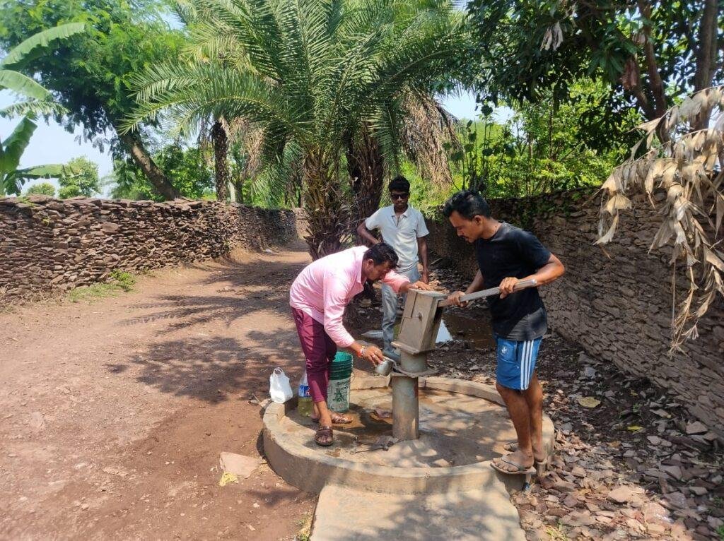 जूनापानी में पेयजल व्यवस्था पर्याप्त, जल स्रोतों का किया गया शुद्धिकरण