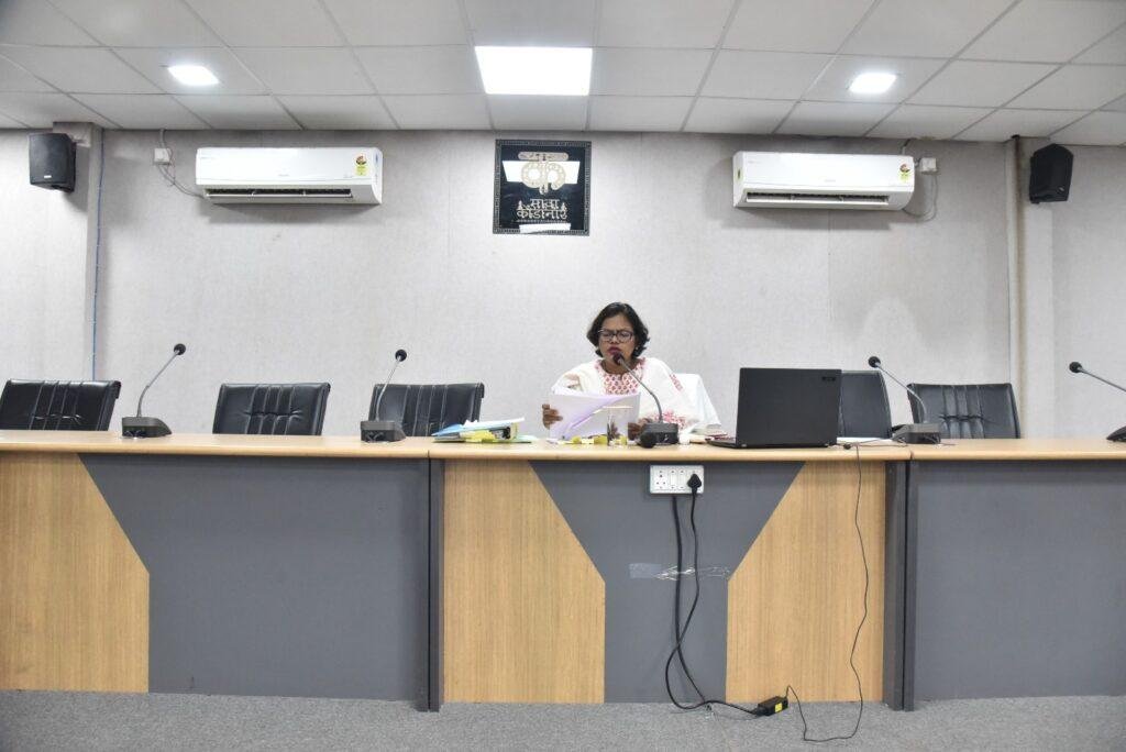 कलेक्टर ने साप्ताहिक समय-सीमा की ली बैठक