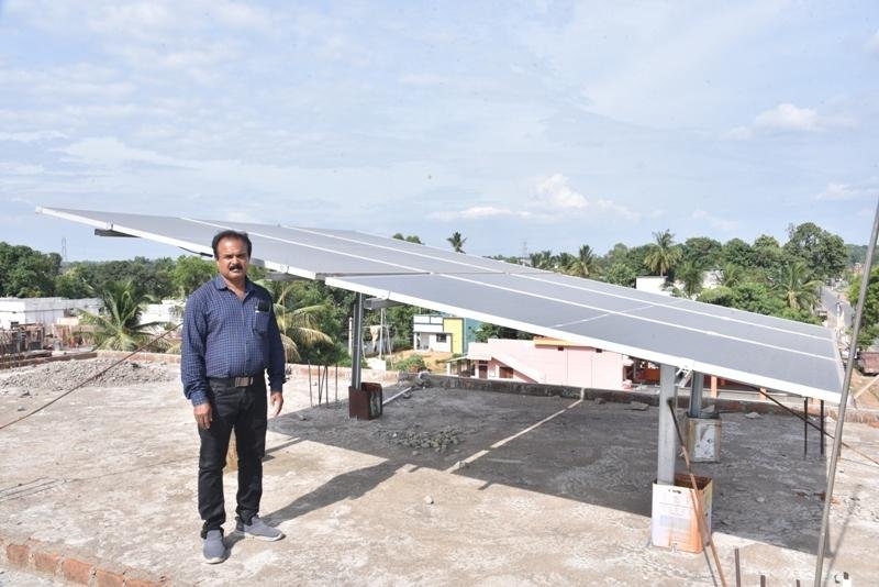 प्रधानमंत्री सूर्य घर योजना से पुष्पलता को मिल रही मुफ्त बिजली