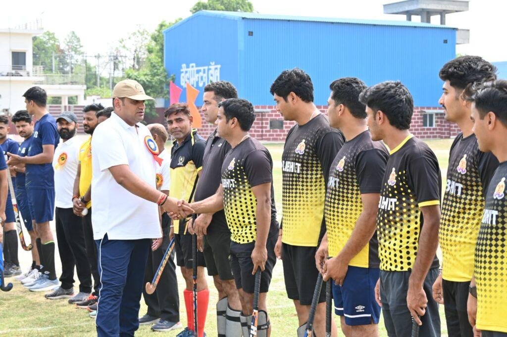वरिष्ठ पुलिस अधीक्षक बरेली द्वारा 73 वीं बरेली जोन बरेली अन्तर जनपदीय (महिला एवं पुरुष) हाॅकी प्रतियोगिता किया शुभारम्भ