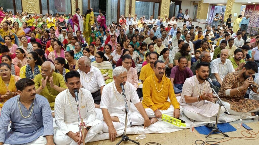 खोलो दया का द्वार प्रभु जी अब खोलो दया का द्वार ….श्री राधा रानी छप्पन भोग संपन्न