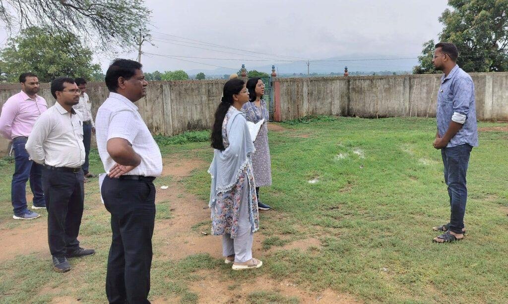 वाड्रफनगर क्षेत्र में जिला पंचायत सीईओ का सघन निरीक्षण