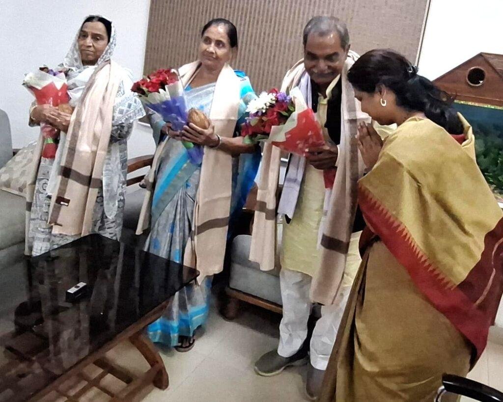 लोकतंत्र सेनानी (मीसा बंदियों) को किया सांसद श्रीमती चौधरी ने सम्मानित