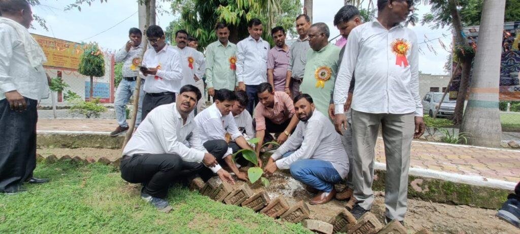 उत्तर प्रदेश पंचायती राज ग्रामीण सफाई कर्मचारी संघ ने धूमधाम से मनाया संघ स्थापना दिवस