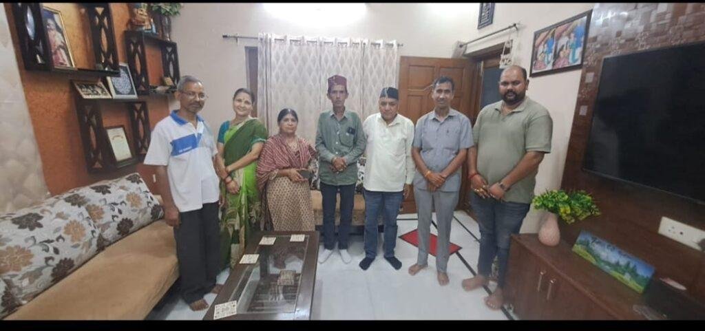 देहरादून: साईं पुरम की पूर्व अध्यक्षा बहन राजेश्वरी नेगी ने मान्य विधायक श्री विनोद चमोली जी का आभार व्यक्त किया