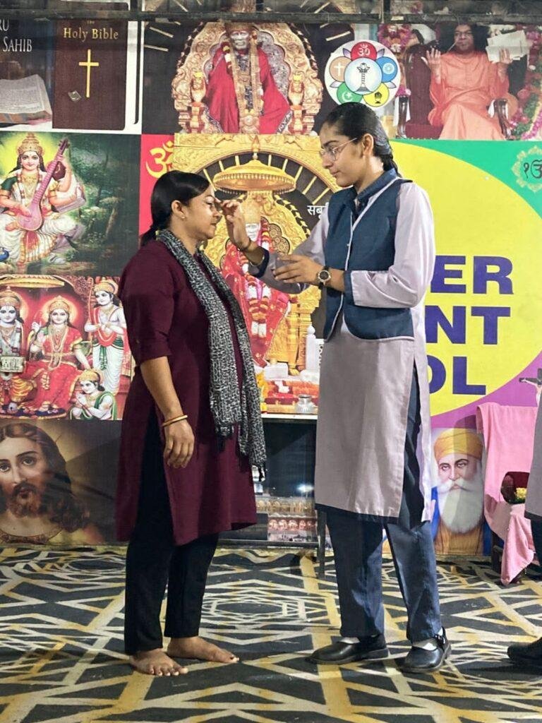 सेंट पीटर कान्वेंट स्कूल मे धूमधाम से मनाया गया गुरूपूर्व