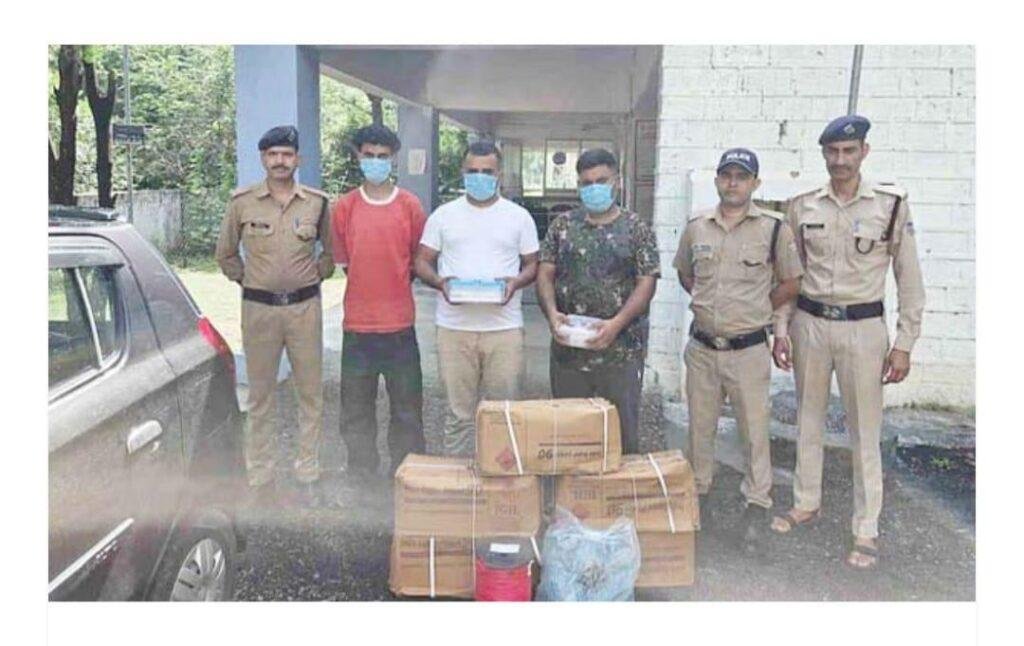 पंचायत चुनाव से पहले 125 किलो डायनामाइट बरामद, तीन लोग गिरफ्तार