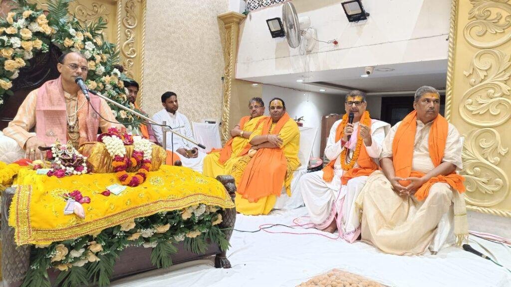 भगवान सम भाव से कृपा करते हैं, आचार्य श्याम बिहारी चतुर्वेदी