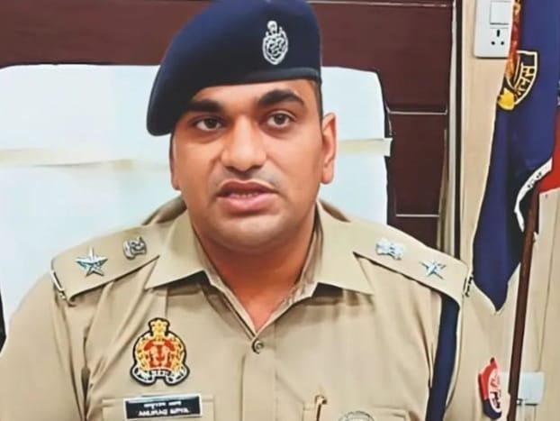 वरिष्ठ पुलिस अधीक्षक महोदय बरेली द्वारा कांवड़ यात्रा/श्रावण मास के दृष्टिगत कैम्प कार्यालय पर जनपदीय उच्चाधिकारीगण, सम्बन्धित शाखा प्रभारियों के साथ की गयी ब्रीफिंग/मीटिंग