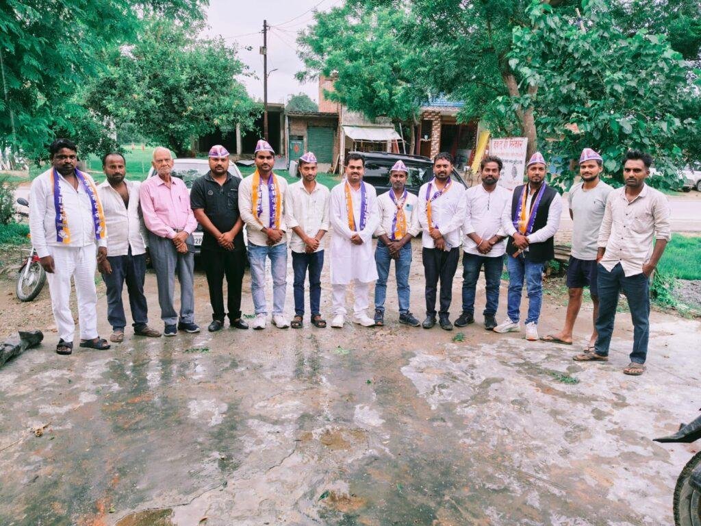 आगामी पंचायत चुनाव को लेकर अपना दल पार्टी के जिला अध्यक्ष ने कार्यकर्ताओं के साथ करी बैठक