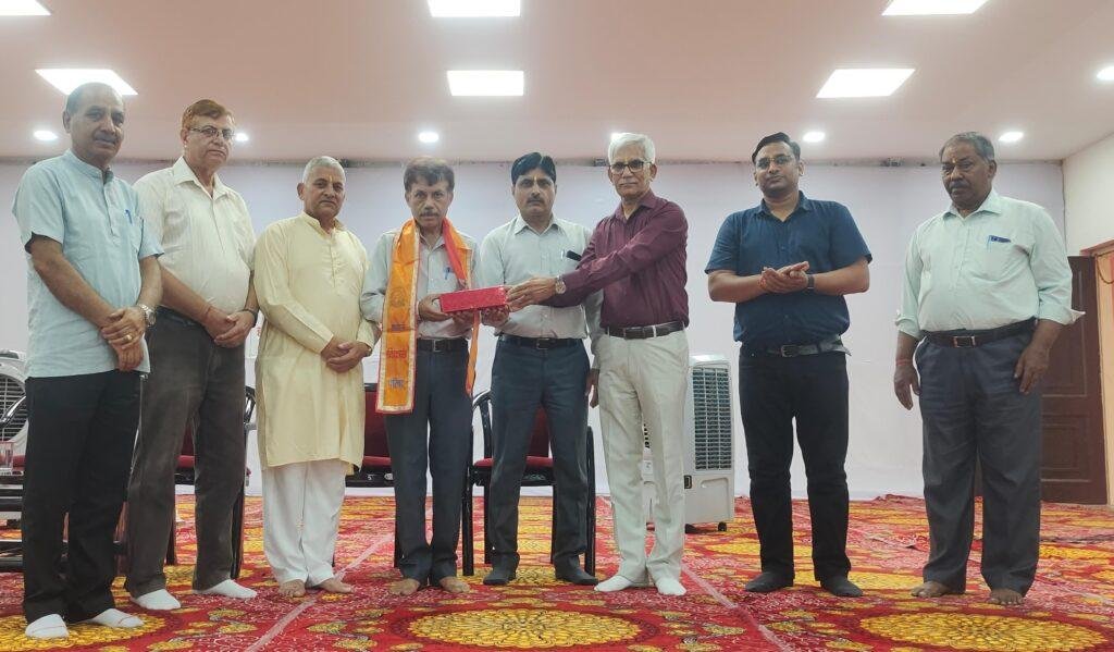 भारत विकास परिषद ने शहर के विभिन्न विद्यालयों में गुरु वंदन छात्र अभिनंदन कार्यक्रम किया आयोजित