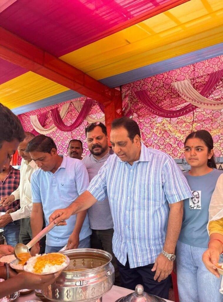 देहरादून: शिवभक्त कावड़ियों की सेवा करते विधायक श्री विनोद चमोली जी