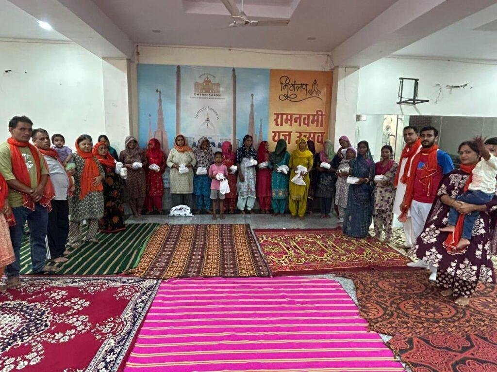200 जरूरतमंद परिवारों को दिया सामान व की आर्थिक सहायता