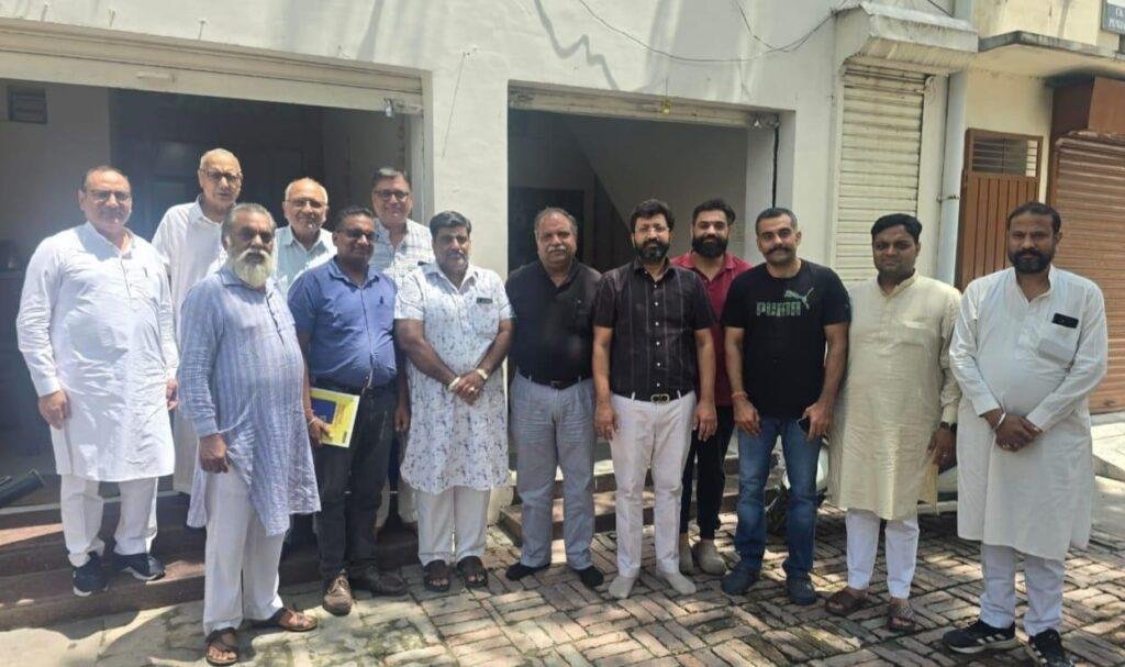 प्राचीन कालीबाड़ी अतिथि शाला मंदिर, फिरोजपुर छावनी की विशेष मीटिंग श्री कुलभूषण गर्ग की अध्यक्षता में हुई