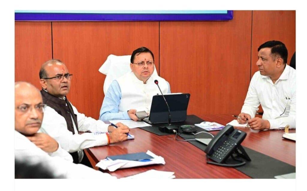 राज्य आपदा परिचालन केन्द्र पहुंचे सीएम धामी