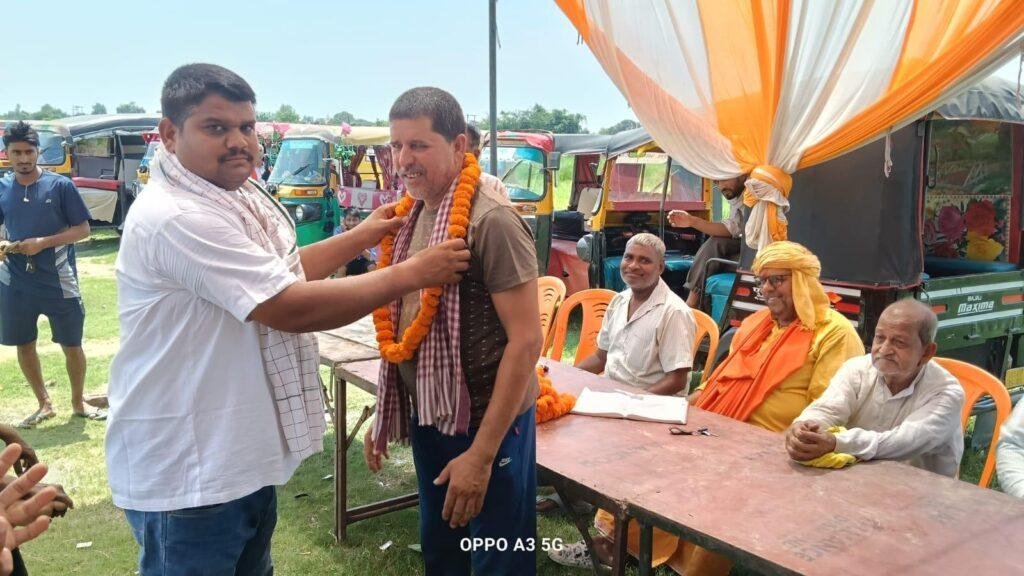 पड़ाव अड्डा परमिट को लेकर रानीकी सराय चेक पोस्ट पर ऑटो चालकों ने किया बैठक