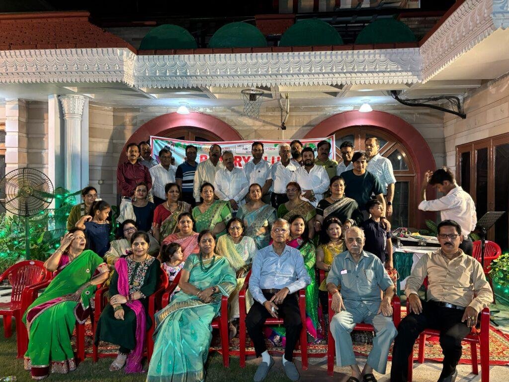 रोटरी क्लब बांस बरेली में तत्वाधान में क्लब के सदस्यों द्वारा हरियाली तीज का किया गया भव्य आयोजन
