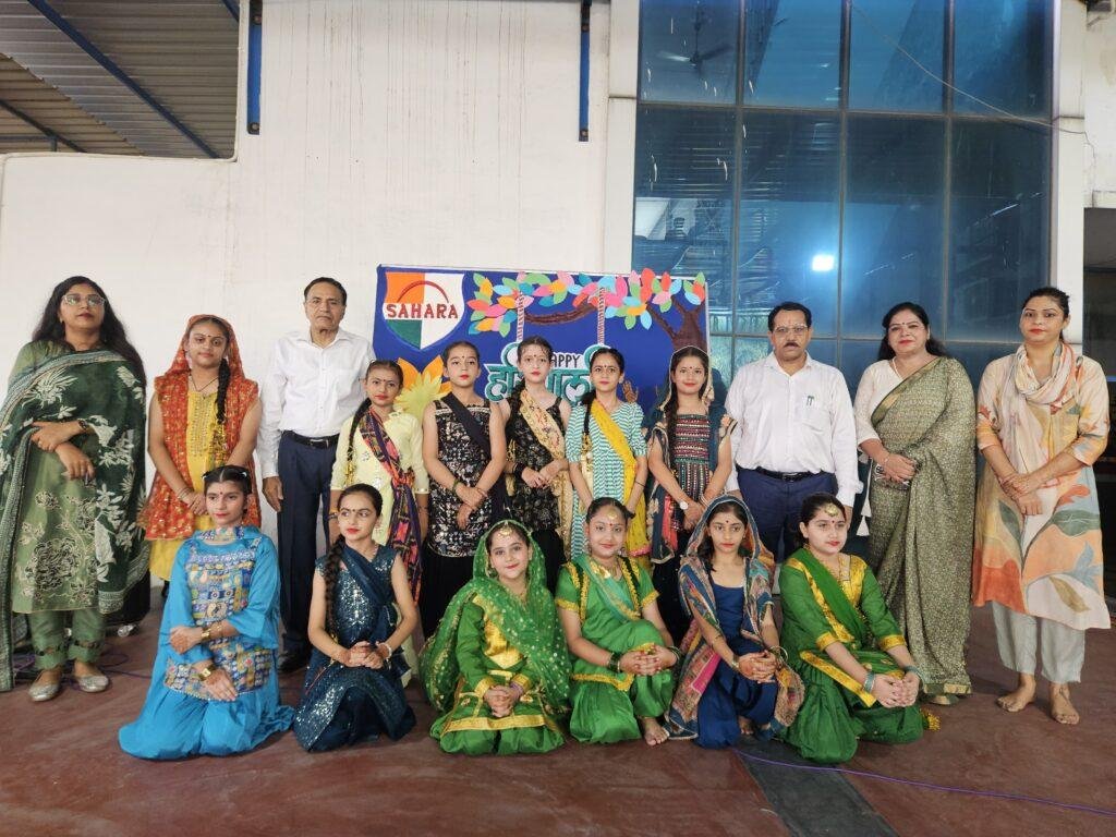 सहारा कॉम्प्रिहेंसिव स्कूल में पारंपरिक उल्लास और सांस्कृतिक गरिमा के साथ मनाया गया “तीज महोत्सव”