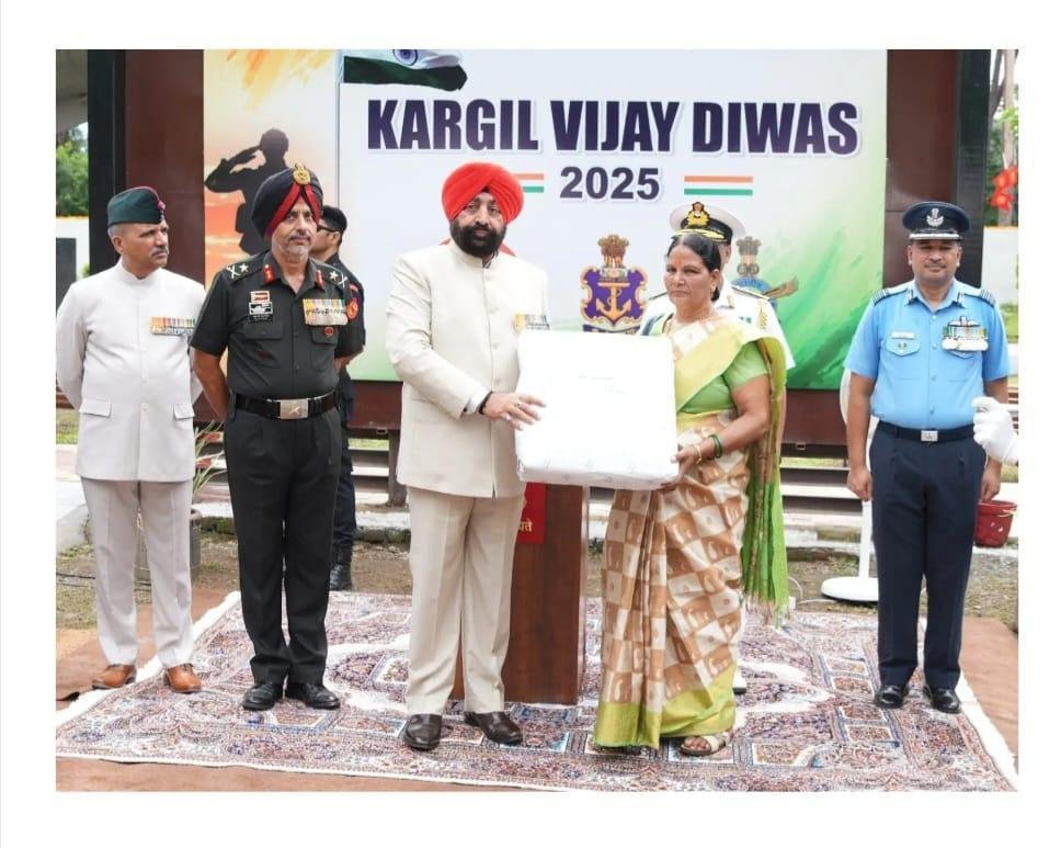 देहरादूनकारगिल विजय दिवस: राज्यपाल ने शहीदों को दी श्रद्धांजलि