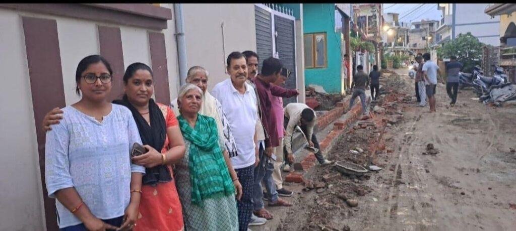 बोले बंजारावाला: शिवालिक एनक्लेव, कन्हैया विहार में सीवरेज और सड़क निर्माण कार्य बने लोगों के लिए जी का जंजाल