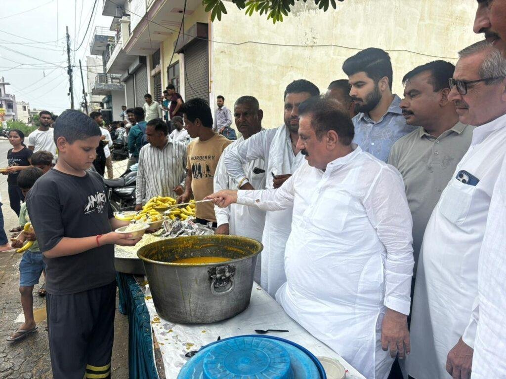 सीएम का कहना, संस्थाओं ने माना, हर परीक्षार्थी को खिलाया खाना