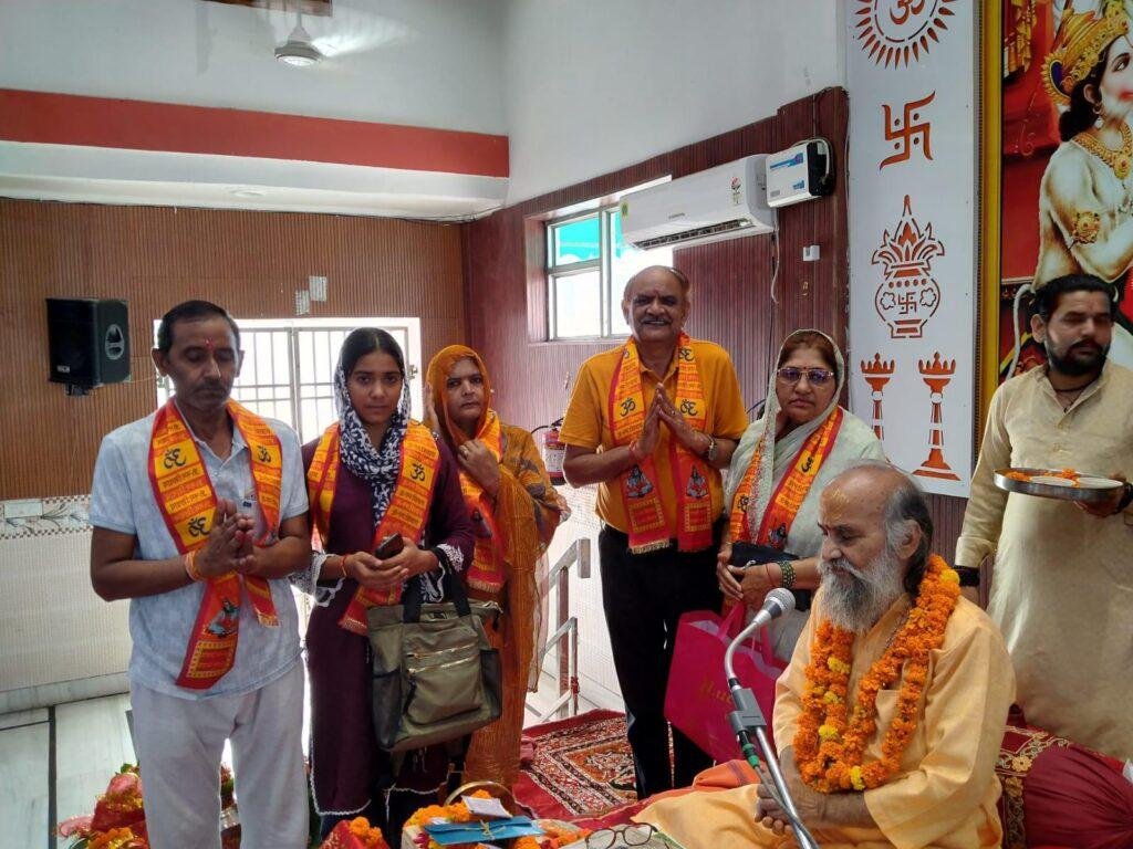 शिव शक्ति मन्दिर में श्रावण मास पर चल रही शिवमहापुराण कथा में सुकदेवाचार्य महाराज ने शिव पार्वती प्रसंग सुनाया