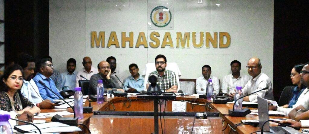 जर्जर भवनों में स्कूल, आंगनवाड़ी और छात्रावास संचालन नहीं किया जाए – कलेक्टर श्री लंगेह