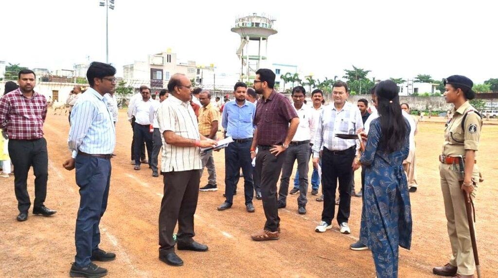 कलेक्टर श्री लंगेह ने स्वतंत्रता दिवस की तैयारियों का लिया जायजा