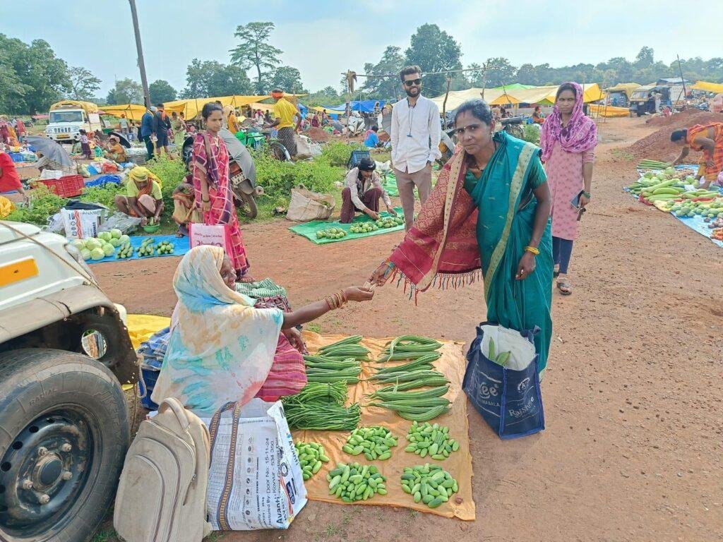 संघर्ष से सफलता तक-चंपा दीदी की प्रेरक कहानी, बनी ग्रामीण महिलाओं के लिए मिसाल