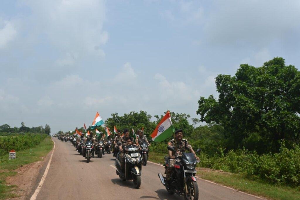 निकाली गई विशाल तिरंगा रैली, देशभक्ति के रंग में रंगा कामानार से केशलूर