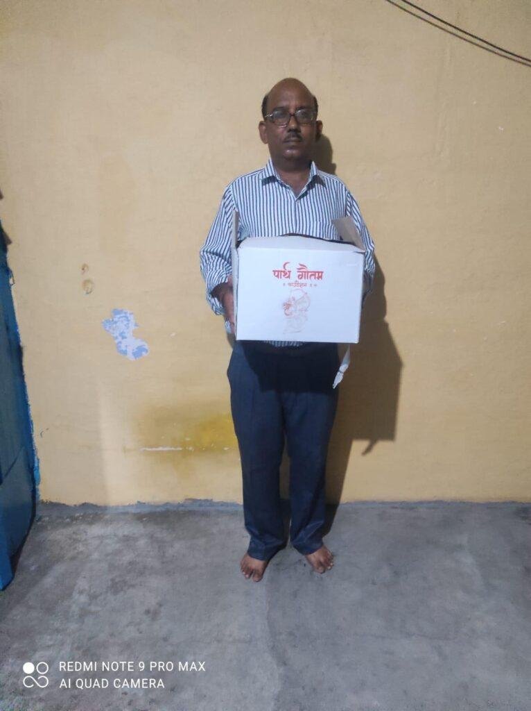 पार्थ गौतम फाउंडेशन द्वारा बूथ अध्यक्षों को बांटे हेलमेट, गरीब कन्याओं को पांच- पांच कार्ड रक्षाबंधन एवं गरीब व्यक्ति को फ्री इलाज एवं फ्री पढाई व्यवस्था है उपलब्ध