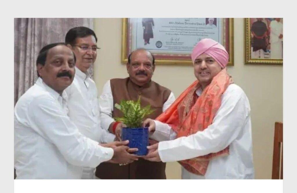 उत्तराखंड विधायक प्रतिम सिंह समेत काग्रेस प्रतिनिधिमंडल ने श्री दरबार साहिब में टेका मत्था