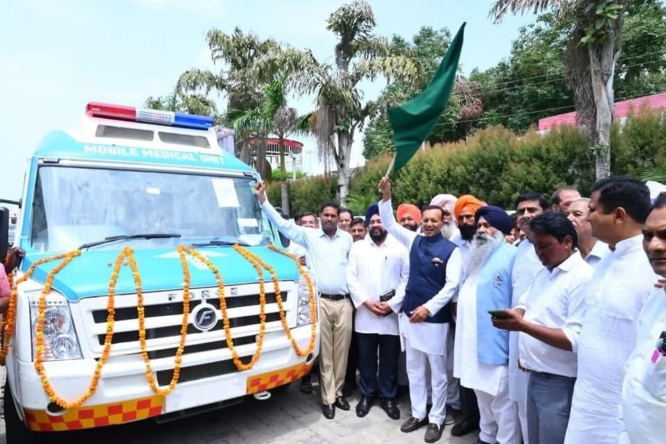 सांसद नवीन जिन्दल के प्रयासों से मोबाइल मेडिकल युनिट्स लोगों को बेहतर स्वास्थ्य सुविधाऐं उपलब्ध करा रही है