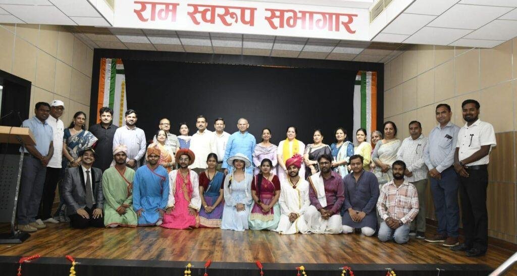 उजबक राजा को चूना लगा गए विदेशी ठग, विदेशी चकाचौंध ने कराई किरकिरी