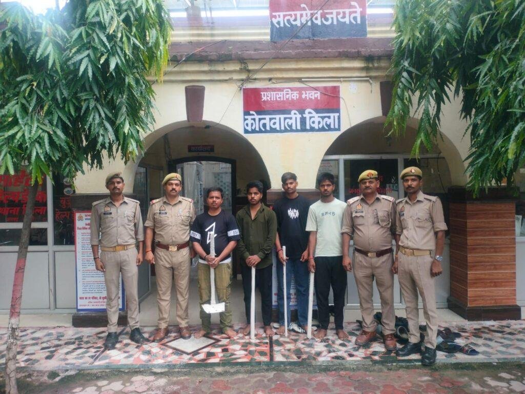 छत पर बात कर रही युवती को चोर समझकर पीटा, गंभीर रूप से घायल मामले में 4 आरोपी और किए गिरफ्तार