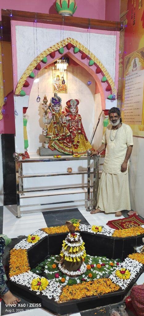 ठाकुर द्वारा नाभिकमल मन्दिर में सावन के अंतिम सोमवार उमड़ा श्रद्धा का सैलाब