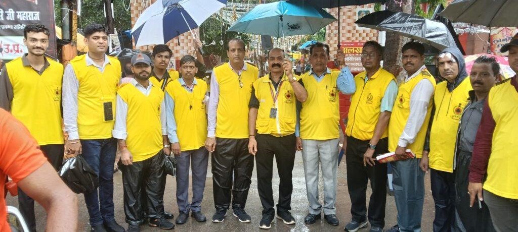 घनघोर बारिश भी न डिगा सकी बरेली सिविल डिफेंस वार्डनों के कदम