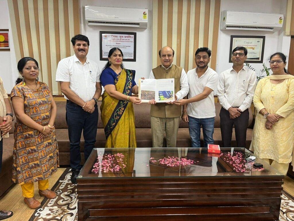 केयू शिक्षक डॉ आनंद जायसवाल फोटोग्राफी के लिए राष्ट्रीय पुरस्कार से सम्मानित